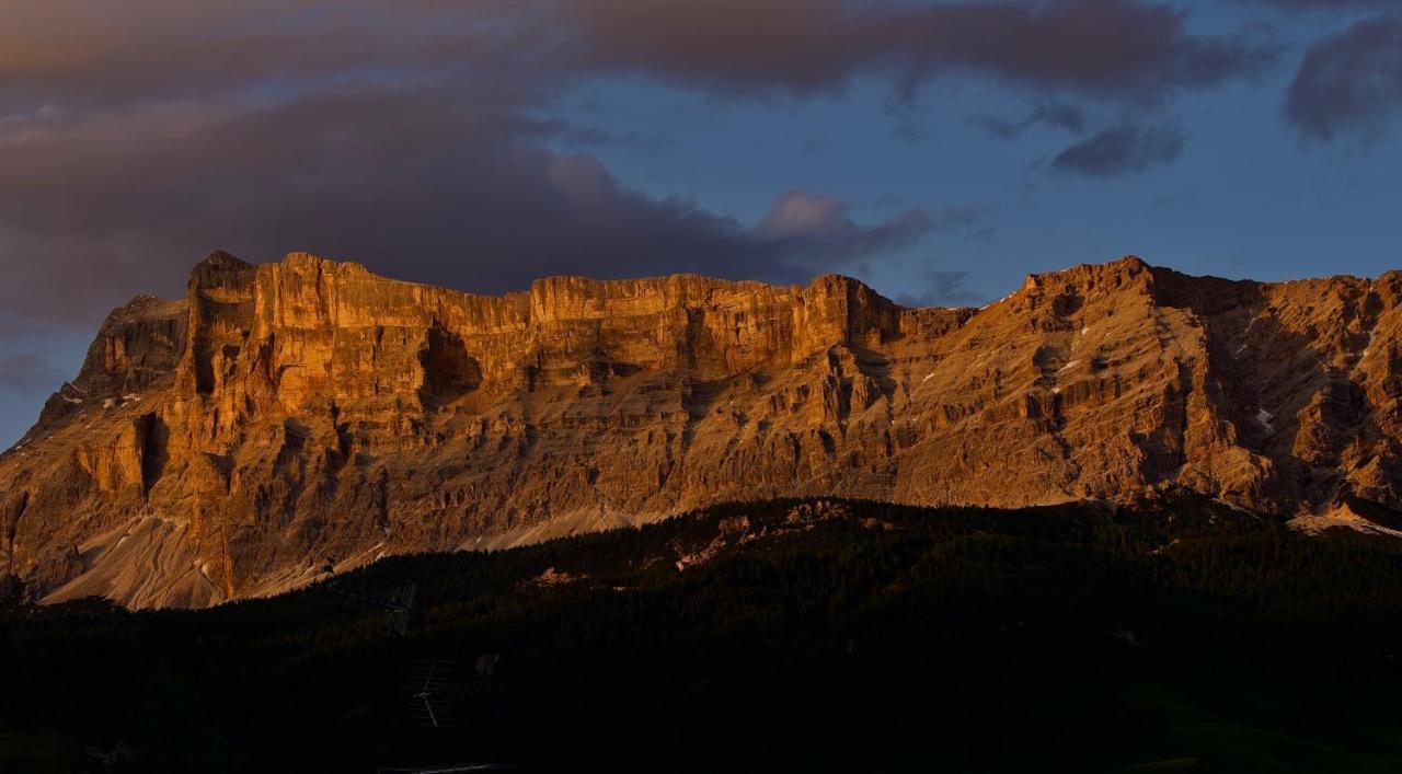 Ciasa Montanara Hotel La Villa  Luaran gambar