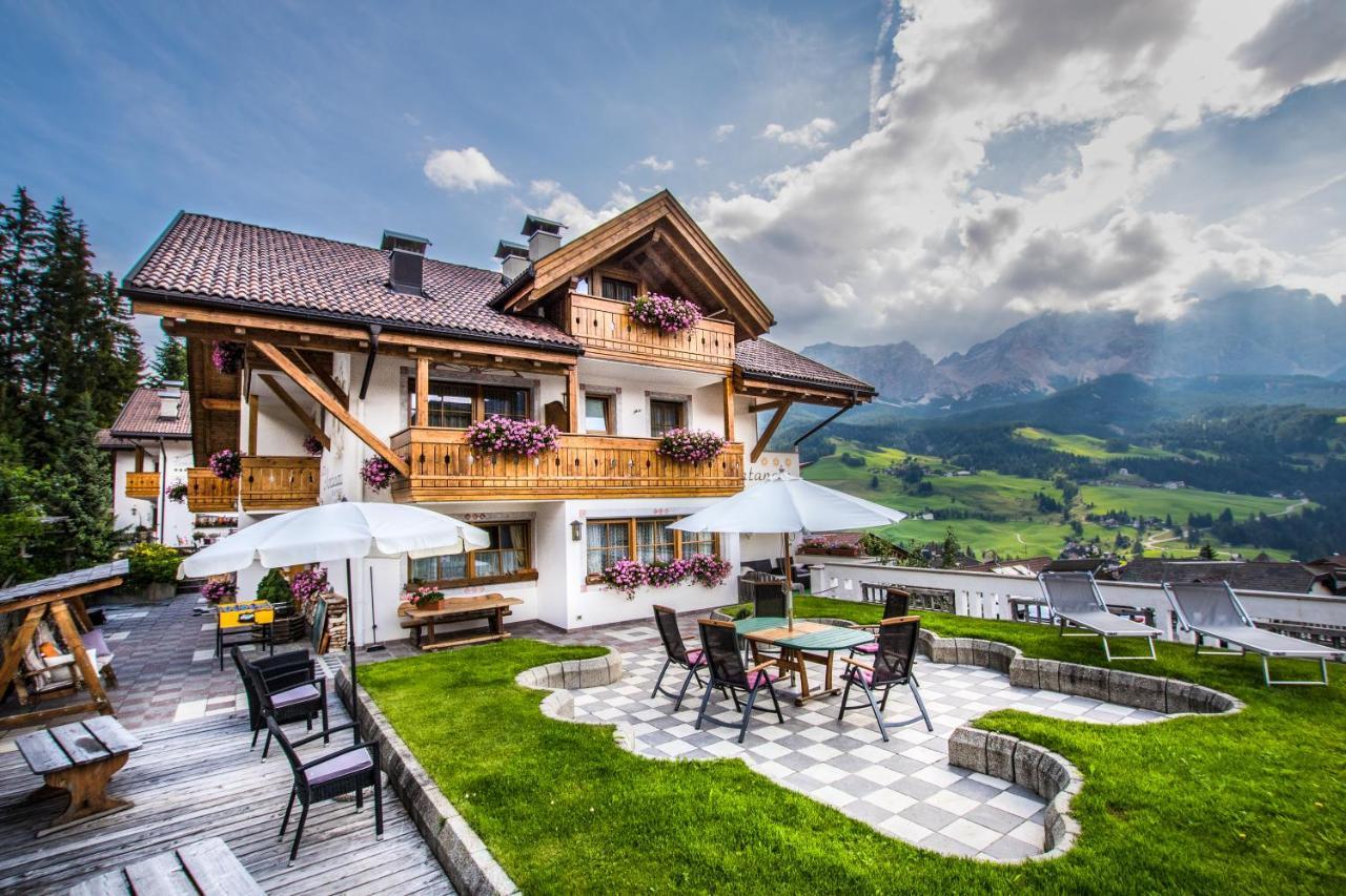 Ciasa Montanara Hotel La Villa  Luaran gambar