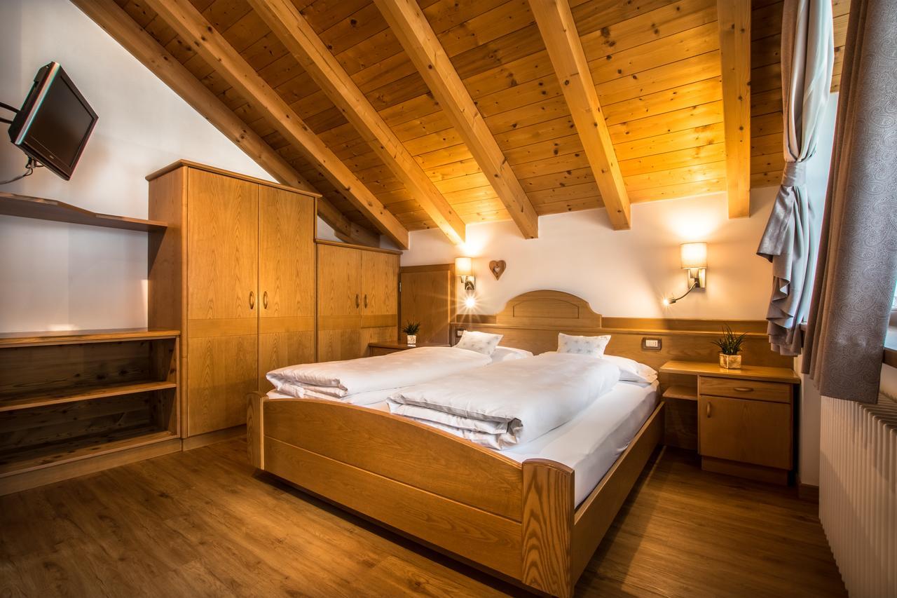 Ciasa Montanara Hotel La Villa  Luaran gambar