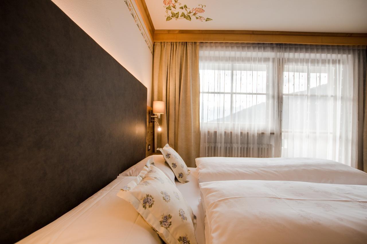 Ciasa Montanara Hotel La Villa  Luaran gambar